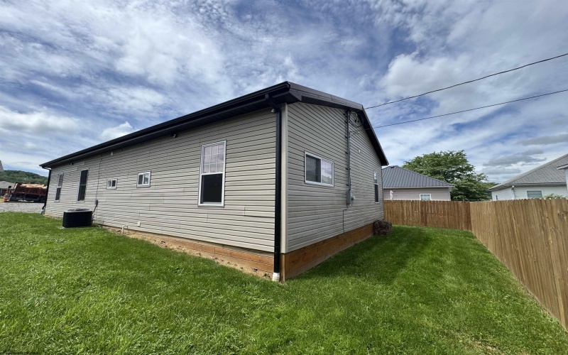 8356 3RD Street, Stonewood, West Virginia 26301-8022, 2 Bedrooms Bedrooms, 4 Rooms Rooms,1 BathroomBathrooms,Single Family Detached,For Sale,3RD,10159524