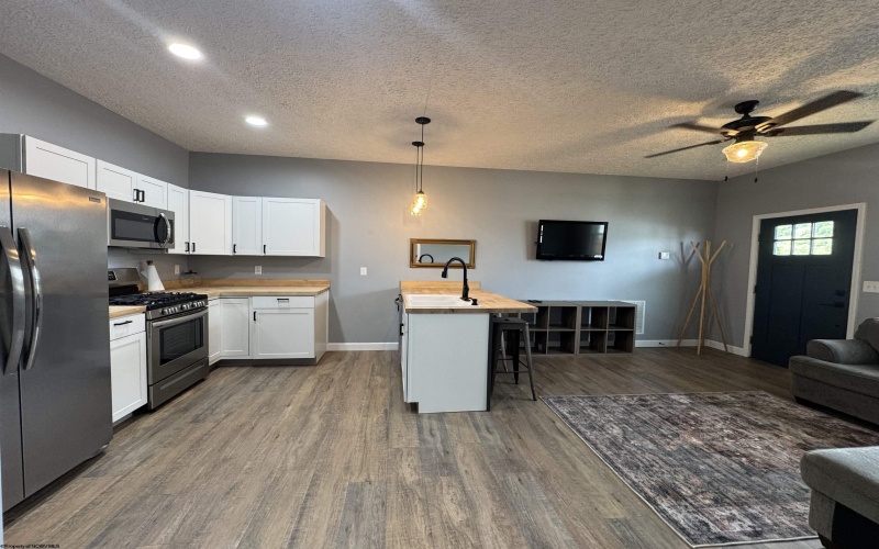 8356 3RD Street, Stonewood, West Virginia 26301-8022, 2 Bedrooms Bedrooms, 4 Rooms Rooms,1 BathroomBathrooms,Single Family Detached,For Sale,3RD,10159524
