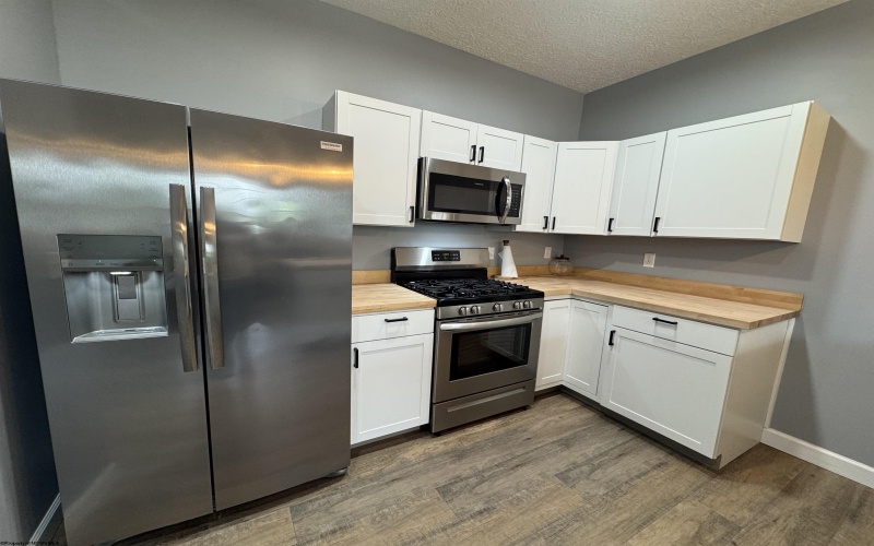 8356 3RD Street, Stonewood, West Virginia 26301-8022, 2 Bedrooms Bedrooms, 4 Rooms Rooms,1 BathroomBathrooms,Single Family Detached,For Sale,3RD,10159524