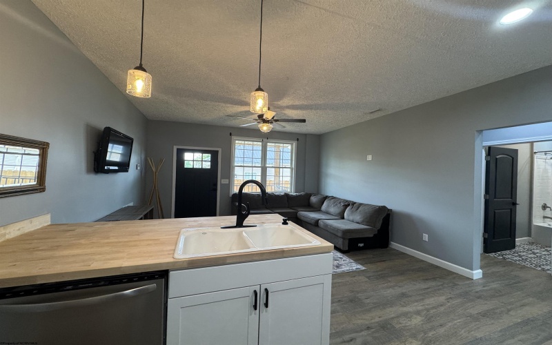 8356 3RD Street, Stonewood, West Virginia 26301-8022, 2 Bedrooms Bedrooms, 4 Rooms Rooms,1 BathroomBathrooms,Single Family Detached,For Sale,3RD,10159524