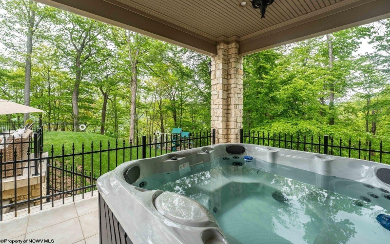 3906 Westlake Drive, Morgantown, West Virginia 26508, 6 Bedrooms Bedrooms, 20 Rooms Rooms,6 BathroomsBathrooms,Single Family Detached,For Sale,Westlake,10159519