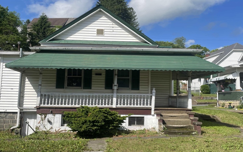 208 Jefferson Street, Mannington, West Virginia 26582, 2 Bedrooms Bedrooms, 5 Rooms Rooms,1 BathroomBathrooms,Single Family Detached,For Sale,Jefferson,10159521