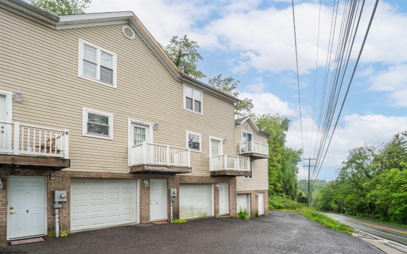 3 Bakers Pointe, Morgantown, West Virginia 26505, 2 Bedrooms Bedrooms, 4 Rooms Rooms,1 BathroomBathrooms,Single Family Attached,For Sale,Bakers,10159532