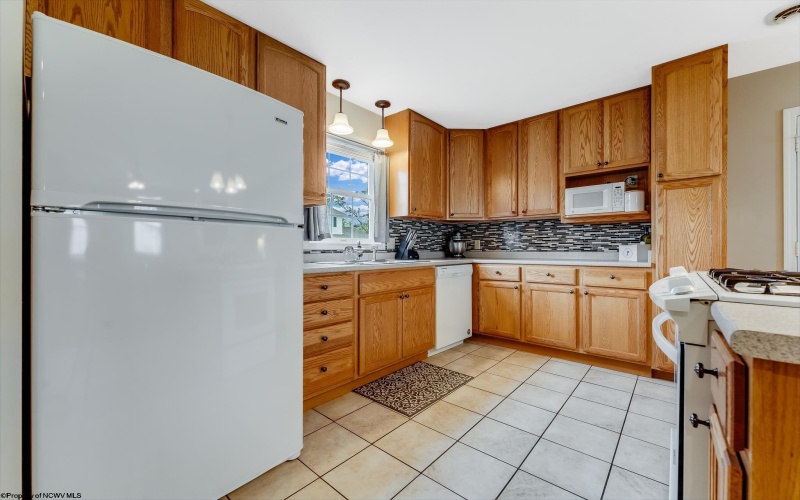 4032 Pinehurst Drive, Morgantown, West Virginia 26505, 2 Bedrooms Bedrooms, 4 Rooms Rooms,2 BathroomsBathrooms,Single Family Attached,For Sale,Pinehurst,10159539