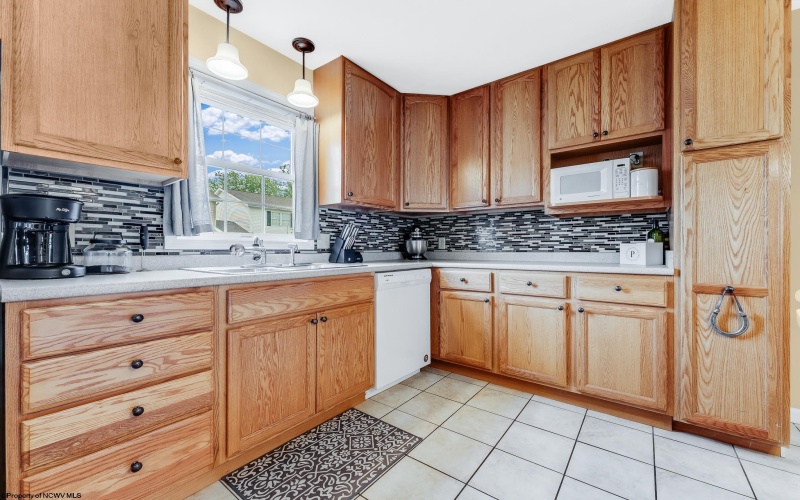 4032 Pinehurst Drive, Morgantown, West Virginia 26505, 2 Bedrooms Bedrooms, 4 Rooms Rooms,2 BathroomsBathrooms,Single Family Attached,For Sale,Pinehurst,10159539