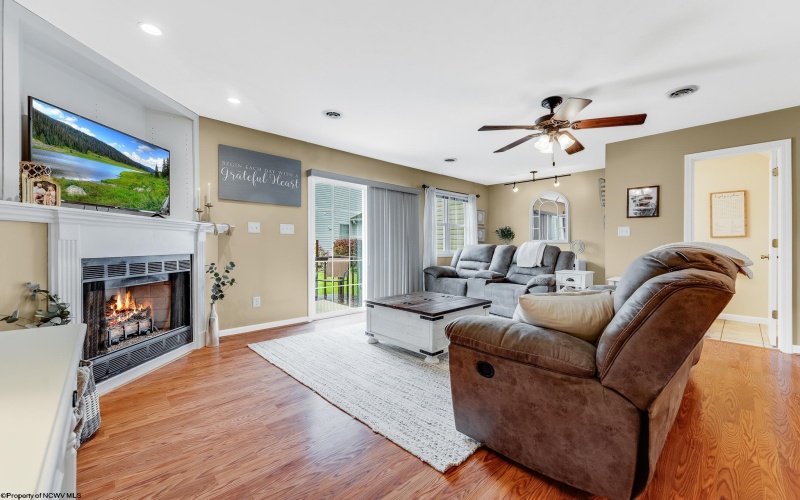4032 Pinehurst Drive, Morgantown, West Virginia 26505, 2 Bedrooms Bedrooms, 4 Rooms Rooms,2 BathroomsBathrooms,Single Family Attached,For Sale,Pinehurst,10159539