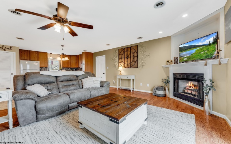 4032 Pinehurst Drive, Morgantown, West Virginia 26505, 2 Bedrooms Bedrooms, 4 Rooms Rooms,2 BathroomsBathrooms,Single Family Attached,For Sale,Pinehurst,10159539