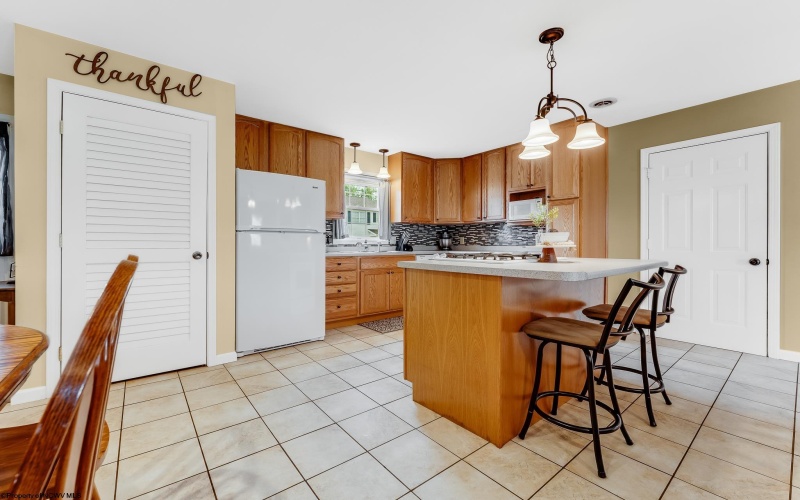 4032 Pinehurst Drive, Morgantown, West Virginia 26505, 2 Bedrooms Bedrooms, 4 Rooms Rooms,2 BathroomsBathrooms,Single Family Attached,For Sale,Pinehurst,10159539
