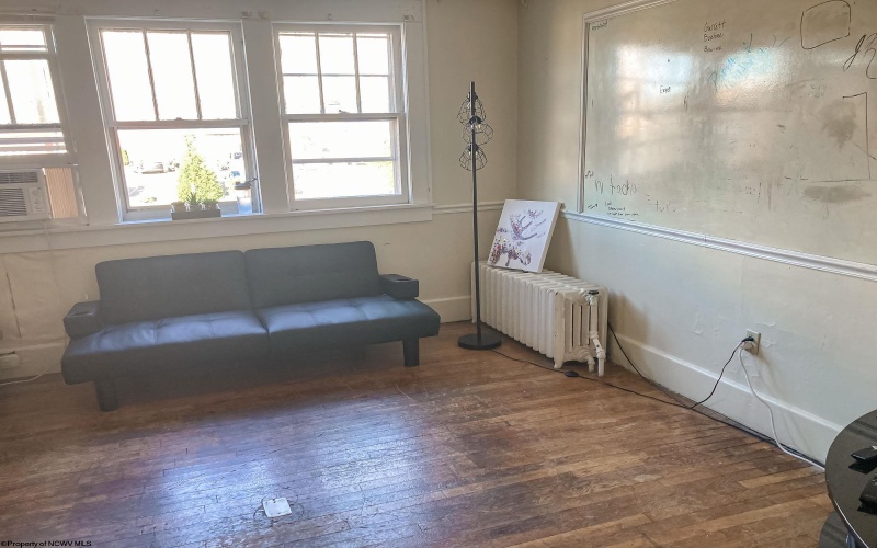 374 Forest Avenue, Morgantown, West Virginia 26505, ,Multi-unit/income,For Sale,Forest,10159548
