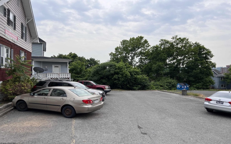 374 Forest Avenue, Morgantown, West Virginia 26505, ,Multi-unit/income,For Sale,Forest,10159548