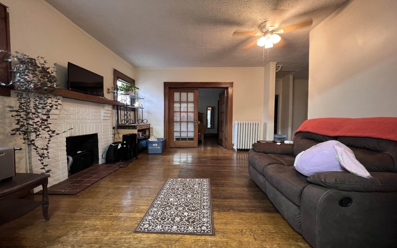 374 Forest Avenue, Morgantown, West Virginia 26505, ,Multi-unit/income,For Sale,Forest,10159548