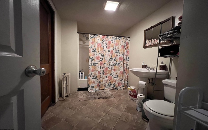 374 Forest Avenue, Morgantown, West Virginia 26505, ,Multi-unit/income,For Sale,Forest,10159548