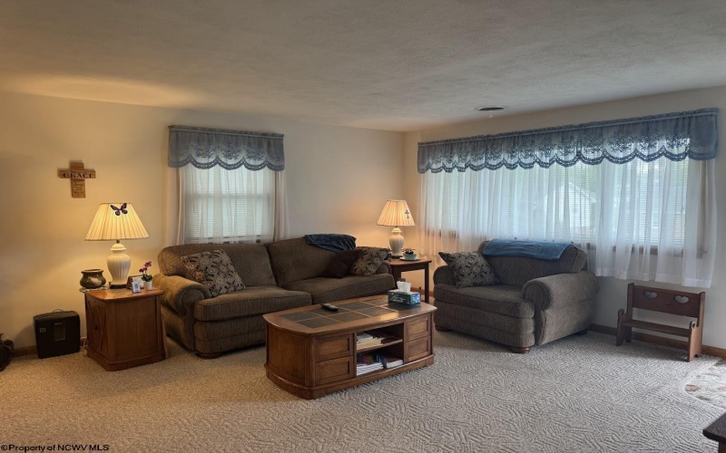 48 Millbrook Road, Bridgeport, West Virginia 26330, 3 Bedrooms Bedrooms, 9 Rooms Rooms,2 BathroomsBathrooms,Single Family Detached,For Sale,Millbrook,10159530