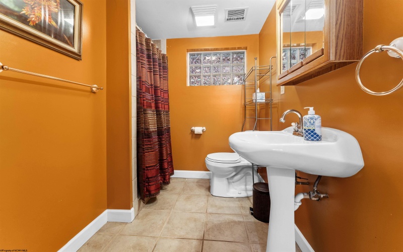 134 Pine Tree Lane, Morgantown, West Virginia 26508, 4 Bedrooms Bedrooms, 9 Rooms Rooms,3 BathroomsBathrooms,Single Family Detached,For Sale,Pine Tree,10159549