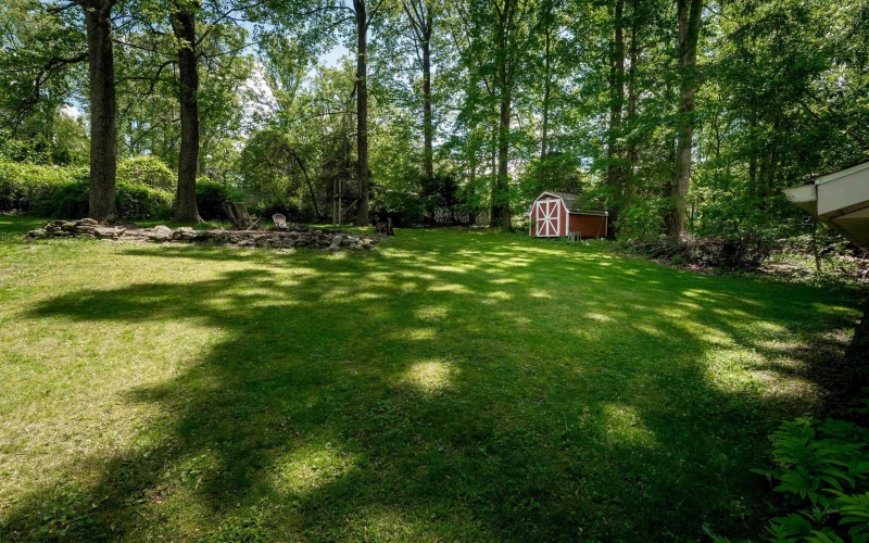 134 Pine Tree Lane, Morgantown, West Virginia 26508, 4 Bedrooms Bedrooms, 9 Rooms Rooms,3 BathroomsBathrooms,Single Family Detached,For Sale,Pine Tree,10159549