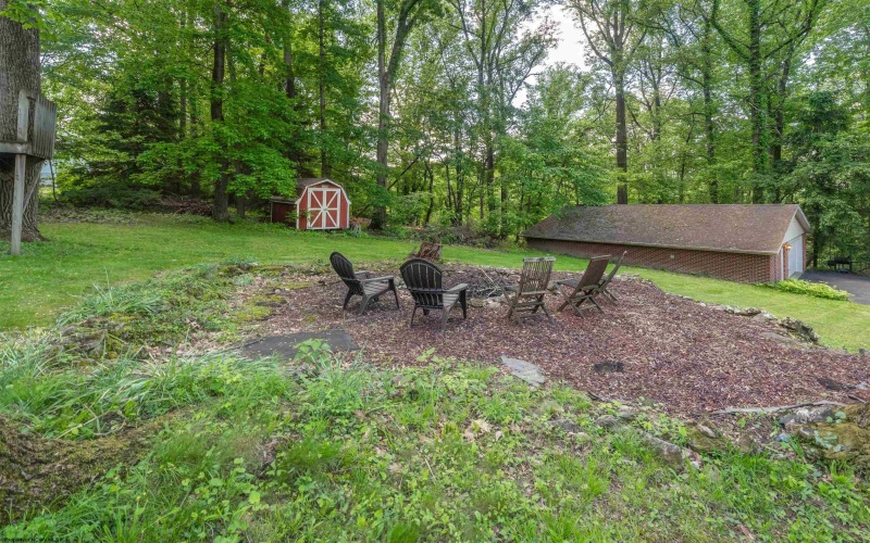 134 Pine Tree Lane, Morgantown, West Virginia 26508, 4 Bedrooms Bedrooms, 9 Rooms Rooms,3 BathroomsBathrooms,Single Family Detached,For Sale,Pine Tree,10159549