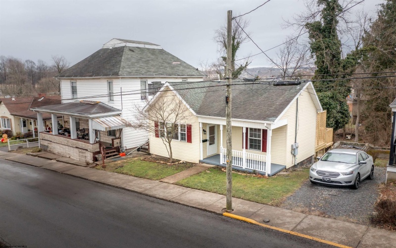 406 Maple Avenue, Fairmont, West Virginia 26554, 1 Bedroom Bedrooms, 3 Rooms Rooms,1 BathroomBathrooms,Single Family Detached,For Sale,Maple,10159531