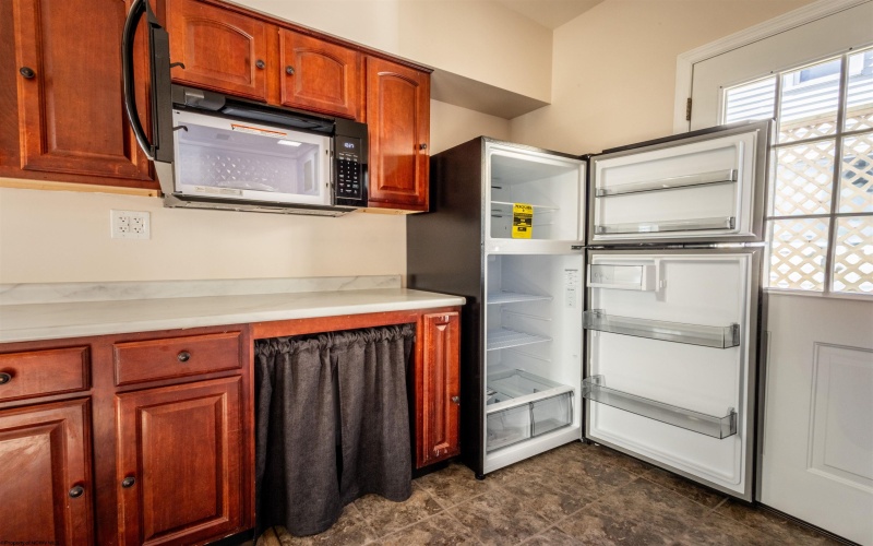 406 Maple Avenue, Fairmont, West Virginia 26554, 1 Bedroom Bedrooms, 3 Rooms Rooms,1 BathroomBathrooms,Single Family Detached,For Sale,Maple,10159531