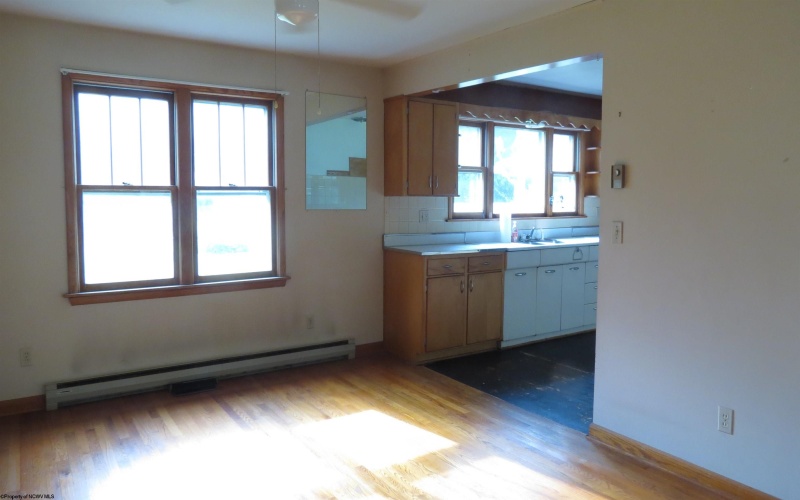 1782 Parsons Road, Montrose, West Virginia 26283-7069, 2 Bedrooms Bedrooms, 5 Rooms Rooms,1 BathroomBathrooms,Single Family Detached,For Sale,Parsons,10159547
