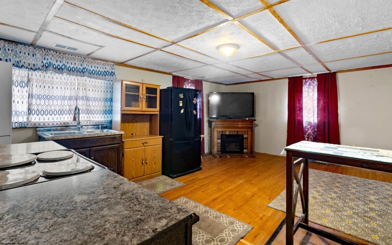 107 Orchard Street, Masontown, West Virginia 26542, 3 Bedrooms Bedrooms, 6 Rooms Rooms,2 BathroomsBathrooms,Single Family Detached,For Sale,Orchard,10159541