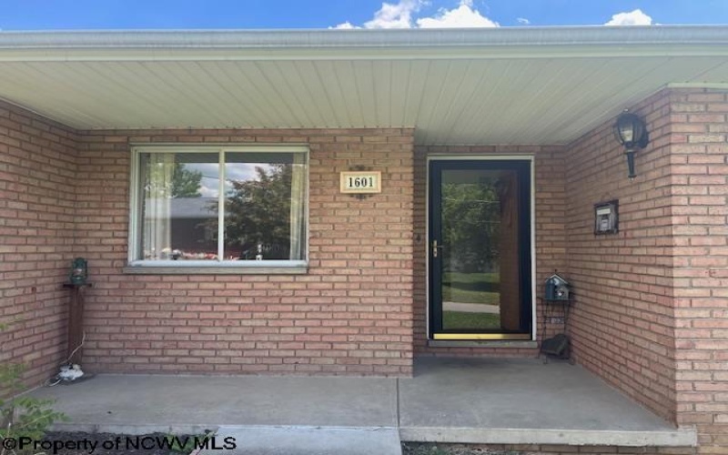 1601 Clifton Drive, Fairmont, West Virginia 26554, 3 Bedrooms Bedrooms, 8 Rooms Rooms,2 BathroomsBathrooms,Single Family Detached,For Sale,Clifton,10159534