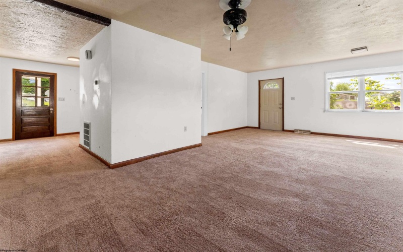 3129 Whitehall Boulevard, Fairmont, West Virginia 26554, 2 Bedrooms Bedrooms, 5 Rooms Rooms,1 BathroomBathrooms,Single Family Detached,For Sale,Whitehall,10159537