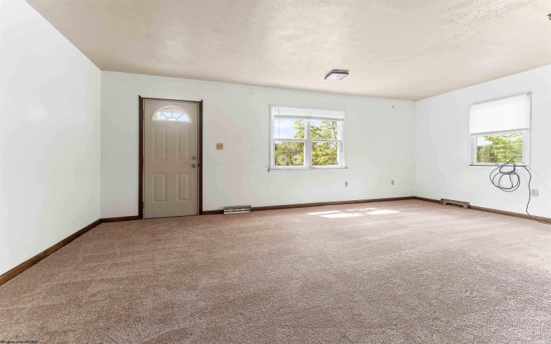 3129 Whitehall Boulevard, Fairmont, West Virginia 26554, 2 Bedrooms Bedrooms, 5 Rooms Rooms,1 BathroomBathrooms,Single Family Detached,For Sale,Whitehall,10159537