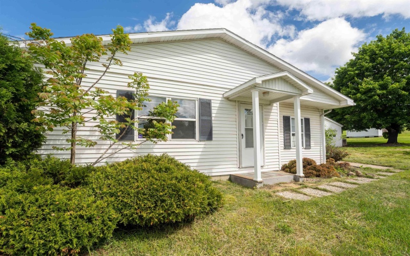3129 Whitehall Boulevard, Fairmont, West Virginia 26554, 2 Bedrooms Bedrooms, 5 Rooms Rooms,1 BathroomBathrooms,Single Family Detached,For Sale,Whitehall,10159537