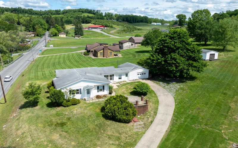 3129 Whitehall Boulevard, Fairmont, West Virginia 26554, 2 Bedrooms Bedrooms, 5 Rooms Rooms,1 BathroomBathrooms,Single Family Detached,For Sale,Whitehall,10159537