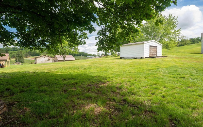 3129 Whitehall Boulevard, Fairmont, West Virginia 26554, 2 Bedrooms Bedrooms, 5 Rooms Rooms,1 BathroomBathrooms,Single Family Detached,For Sale,Whitehall,10159537