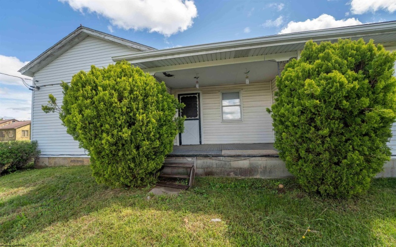 3129 Whitehall Boulevard, Fairmont, West Virginia 26554, 2 Bedrooms Bedrooms, 5 Rooms Rooms,1 BathroomBathrooms,Single Family Detached,For Sale,Whitehall,10159537
