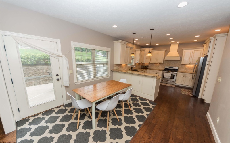 15 Berkshire Drive, Morgantown, West Virginia 26508, 5 Bedrooms Bedrooms, 12 Rooms Rooms,4 BathroomsBathrooms,Single Family Detached,For Sale,Berkshire,10159538