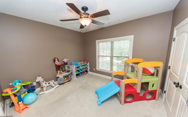 15 Berkshire Drive, Morgantown, West Virginia 26508, 5 Bedrooms Bedrooms, 12 Rooms Rooms,4 BathroomsBathrooms,Single Family Detached,For Sale,Berkshire,10159538