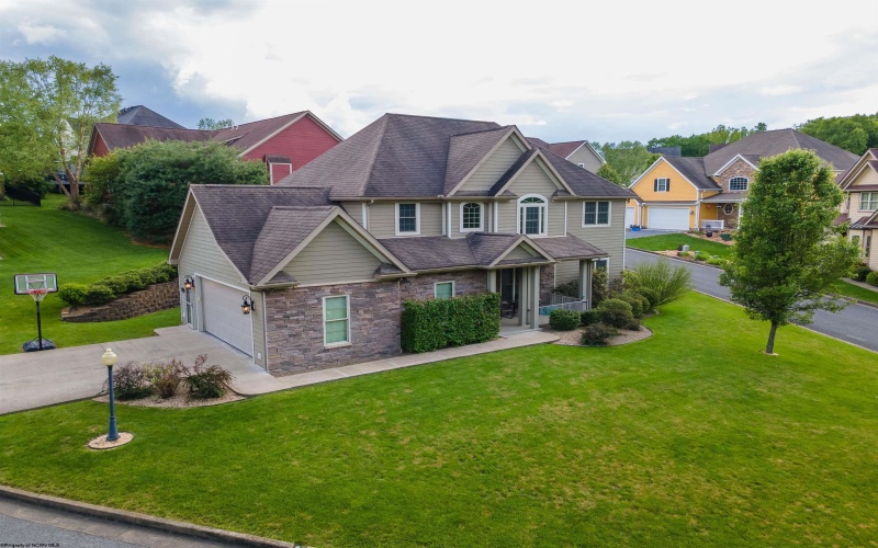 15 Berkshire Drive, Morgantown, West Virginia 26508, 5 Bedrooms Bedrooms, 12 Rooms Rooms,4 BathroomsBathrooms,Single Family Detached,For Sale,Berkshire,10159538