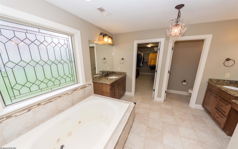 15 Berkshire Drive, Morgantown, West Virginia 26508, 5 Bedrooms Bedrooms, 12 Rooms Rooms,4 BathroomsBathrooms,Single Family Detached,For Sale,Berkshire,10159538