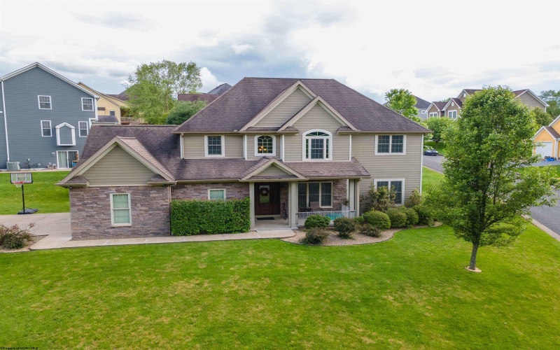 15 Berkshire Drive, Morgantown, West Virginia 26508, 5 Bedrooms Bedrooms, 12 Rooms Rooms,4 BathroomsBathrooms,Single Family Detached,For Sale,Berkshire,10159538