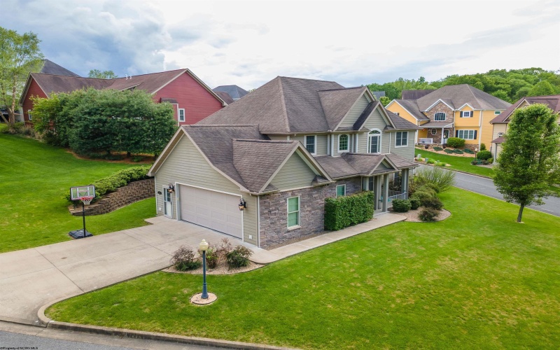 15 Berkshire Drive, Morgantown, West Virginia 26508, 5 Bedrooms Bedrooms, 12 Rooms Rooms,4 BathroomsBathrooms,Single Family Detached,For Sale,Berkshire,10159538