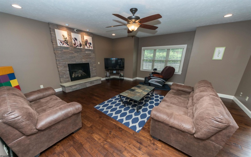 15 Berkshire Drive, Morgantown, West Virginia 26508, 5 Bedrooms Bedrooms, 12 Rooms Rooms,4 BathroomsBathrooms,Single Family Detached,For Sale,Berkshire,10159538