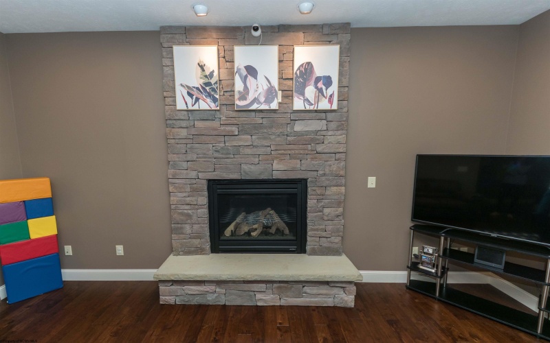15 Berkshire Drive, Morgantown, West Virginia 26508, 5 Bedrooms Bedrooms, 12 Rooms Rooms,4 BathroomsBathrooms,Single Family Detached,For Sale,Berkshire,10159538