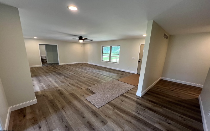 107 Valley Court, Elkins, West Virginia 26241, 3 Bedrooms Bedrooms, 8 Rooms Rooms,2 BathroomsBathrooms,Single Family Detached,For Sale,Valley,10159540