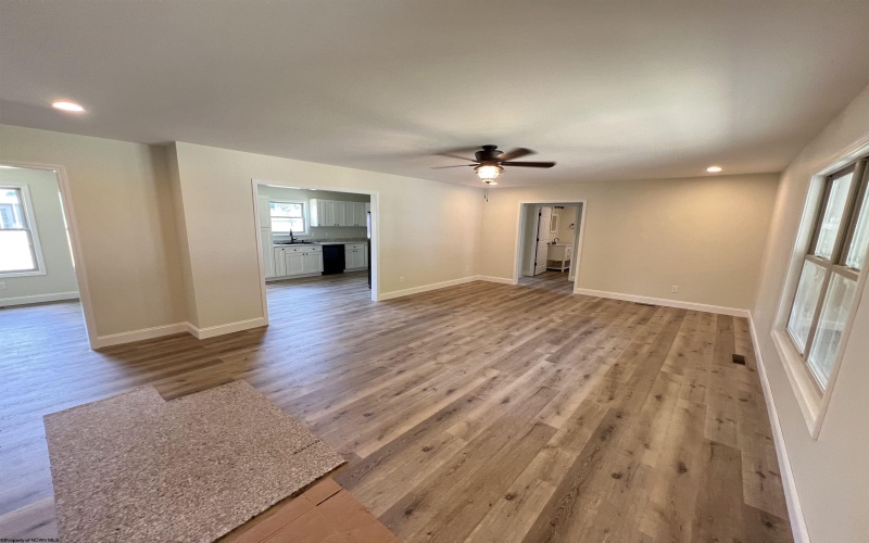 107 Valley Court, Elkins, West Virginia 26241, 3 Bedrooms Bedrooms, 8 Rooms Rooms,2 BathroomsBathrooms,Single Family Detached,For Sale,Valley,10159540