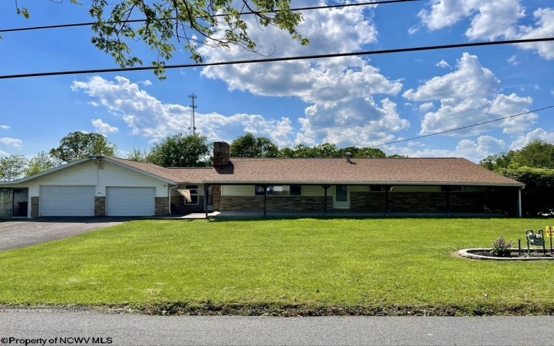 1123 Bakers Ridge Road, Morgantown, West Virginia 26508, 3 Bedrooms Bedrooms, 9 Rooms Rooms,1 BathroomBathrooms,Single Family Detached,For Sale,Bakers Ridge,10159552