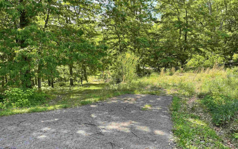 1123 Bakers Ridge Road, Morgantown, West Virginia 26508, 3 Bedrooms Bedrooms, 9 Rooms Rooms,1 BathroomBathrooms,Single Family Detached,For Sale,Bakers Ridge,10159552