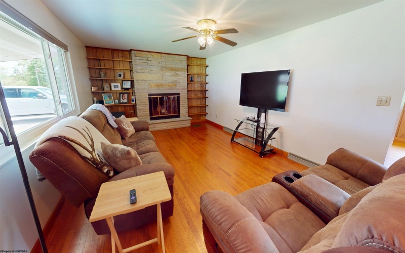 1123 Bakers Ridge Road, Morgantown, West Virginia 26508, 3 Bedrooms Bedrooms, 9 Rooms Rooms,1 BathroomBathrooms,Single Family Detached,For Sale,Bakers Ridge,10159552