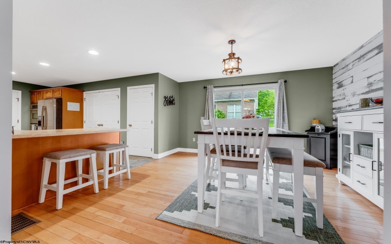 102 Maren Lane, Morgantown, West Virginia 26508, 3 Bedrooms Bedrooms, 7 Rooms Rooms,2 BathroomsBathrooms,Single Family Detached,For Sale,Maren,10159553