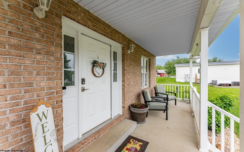 102 Maren Lane, Morgantown, West Virginia 26508, 3 Bedrooms Bedrooms, 7 Rooms Rooms,2 BathroomsBathrooms,Single Family Detached,For Sale,Maren,10159553