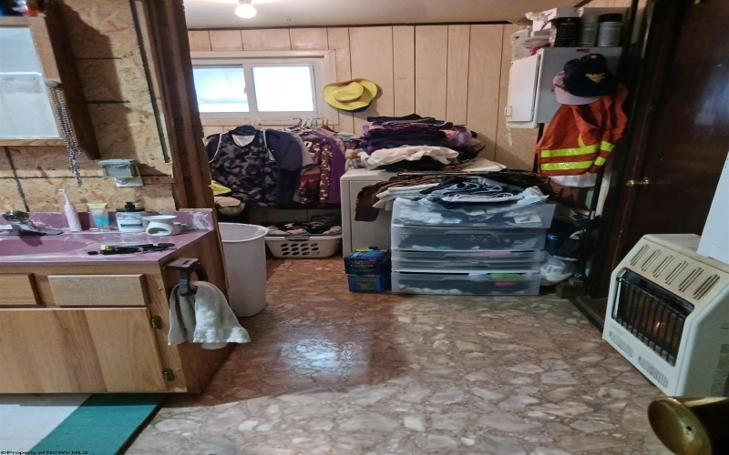 7 Tucker Street, Buckhannon, West Virginia 26201-2522, 3 Bedrooms Bedrooms, 5 Rooms Rooms,1 BathroomBathrooms,Single Family Detached,For Sale,Tucker,10159557