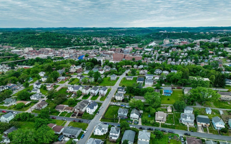 613 Louise Avenue, Morgantown, West Virginia 26505, ,Multi-unit/income,For Sale,Louise,10159565