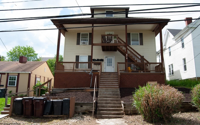 613 Louise Avenue, Morgantown, West Virginia 26505, ,Multi-unit/income,For Sale,Louise,10159565