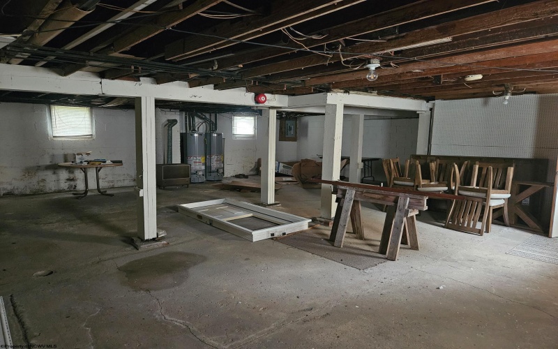 613 Louise Avenue, Morgantown, West Virginia 26505, ,Multi-unit/income,For Sale,Louise,10159565